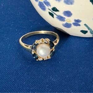 Sapphire and diamond ring